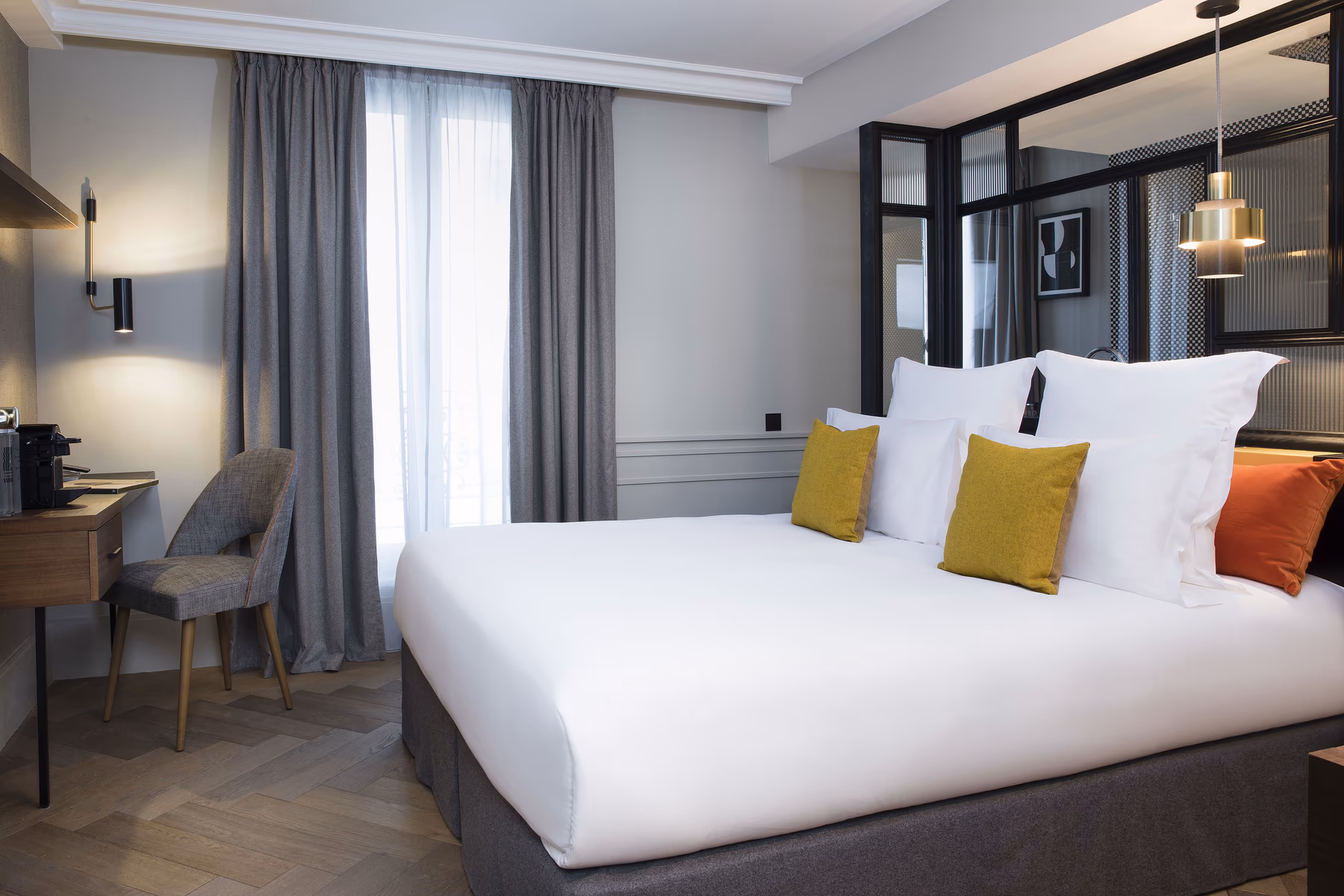 Guest bedroom