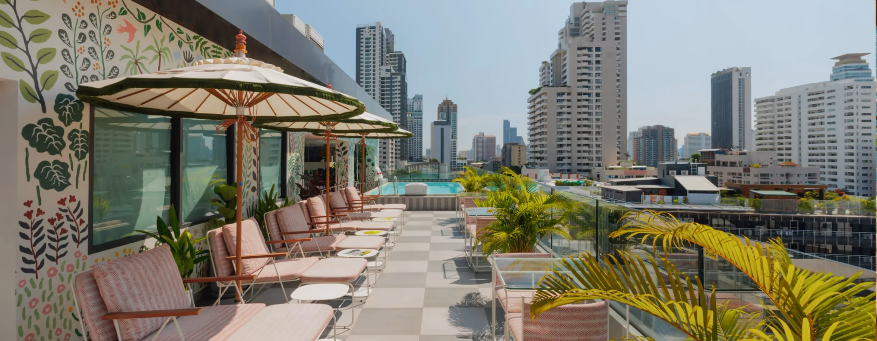 THE MOOON - pool terrace