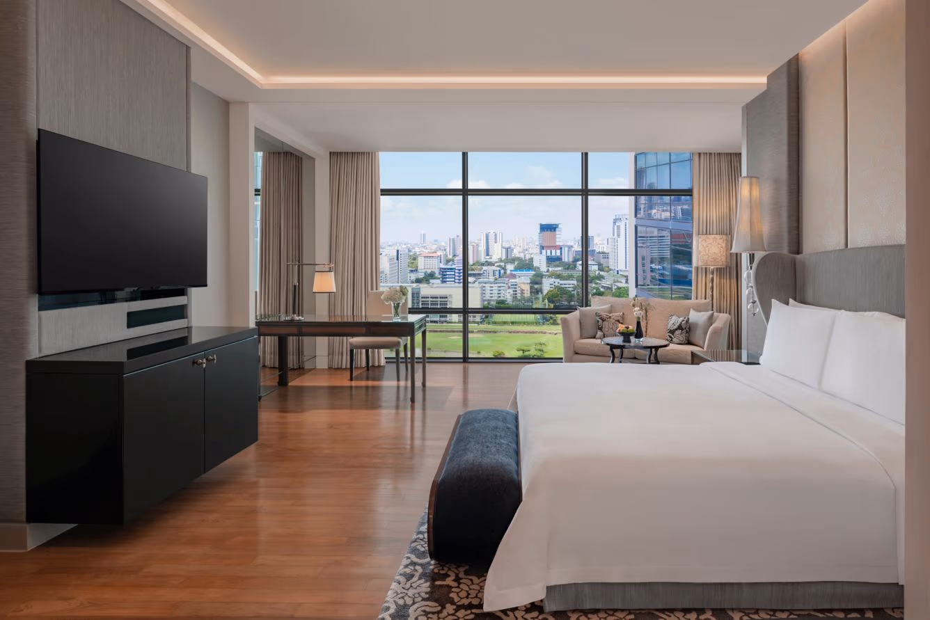 Astor Golf Course king room