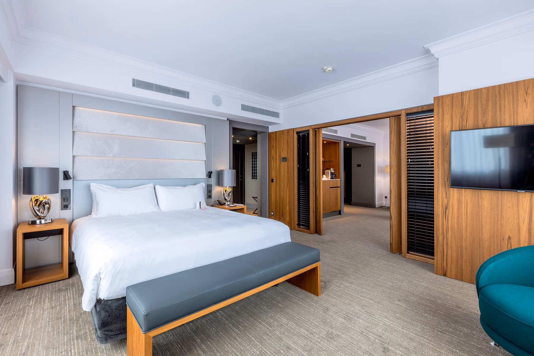 Panorama Corner Suite