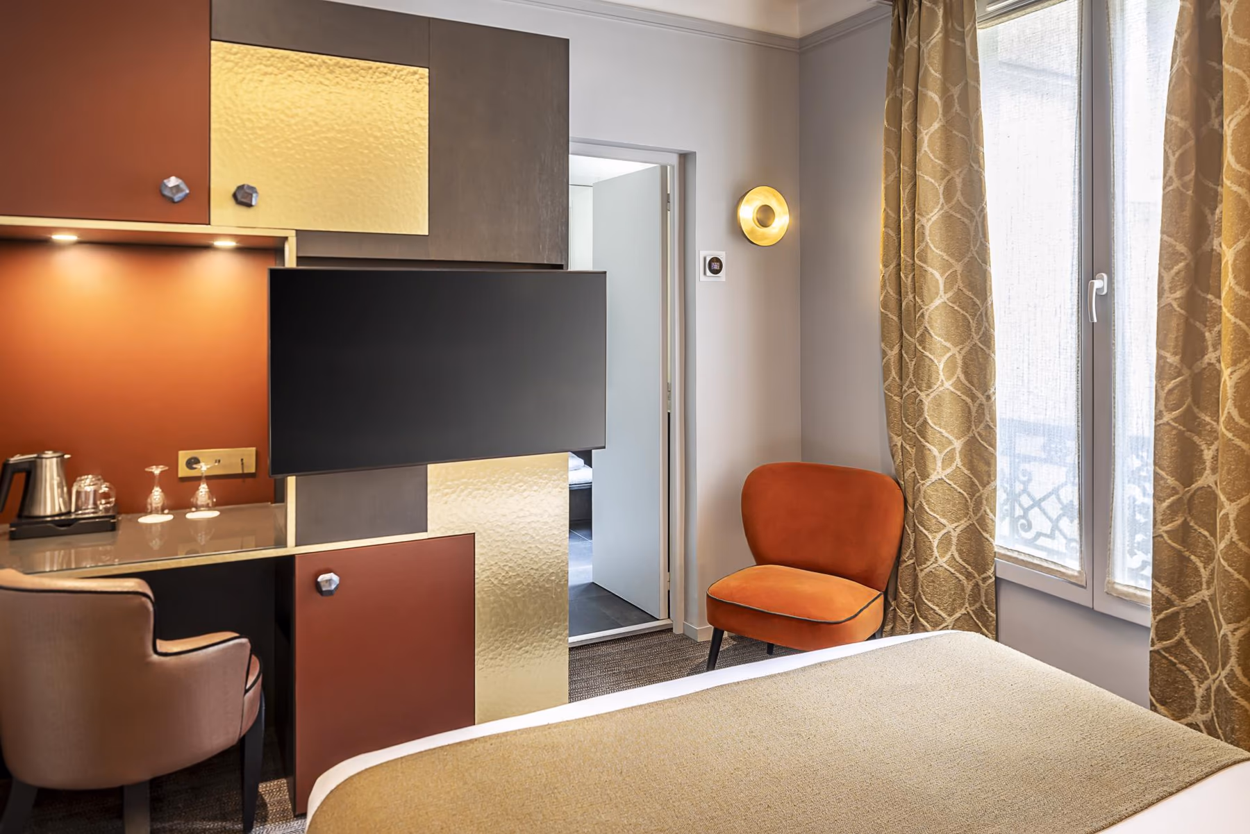 Guest room