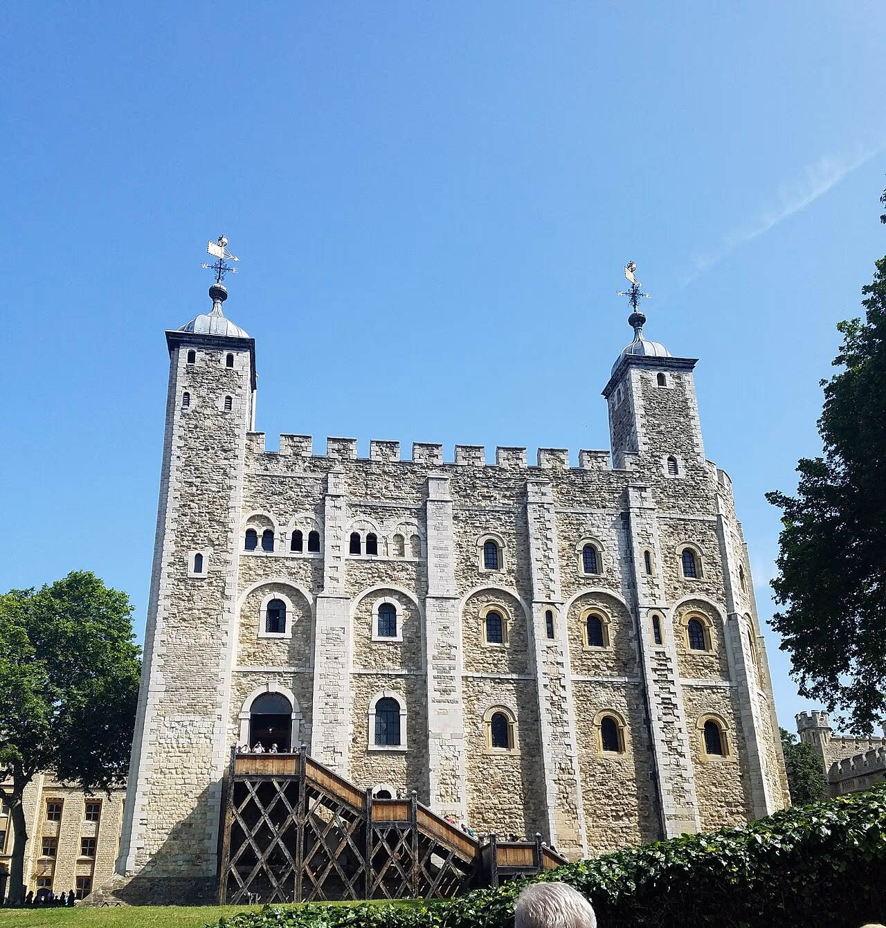 The White Tower at the Tower of London beneath a blue sky