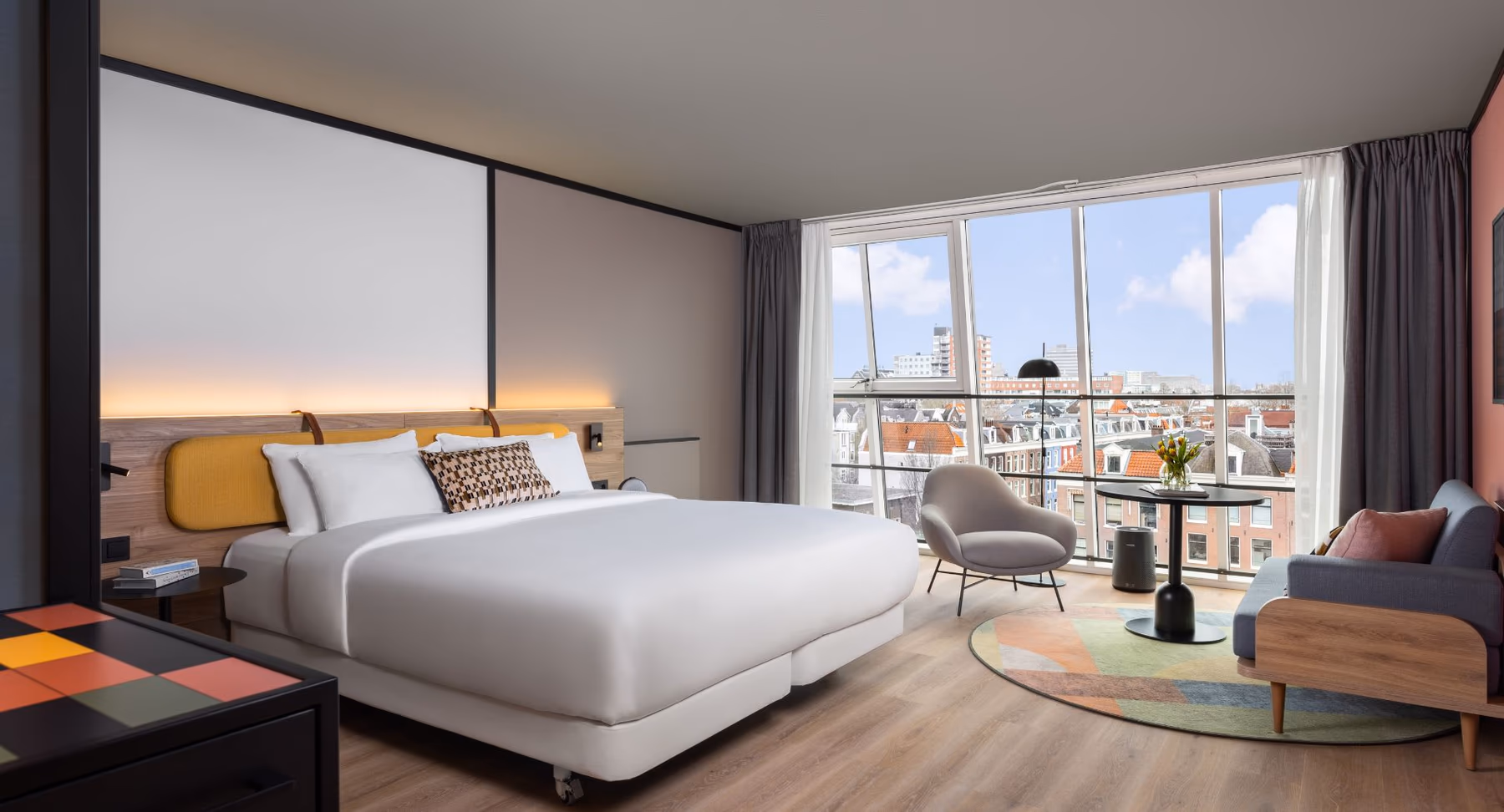 Deluxe Panoramic Canal View Room