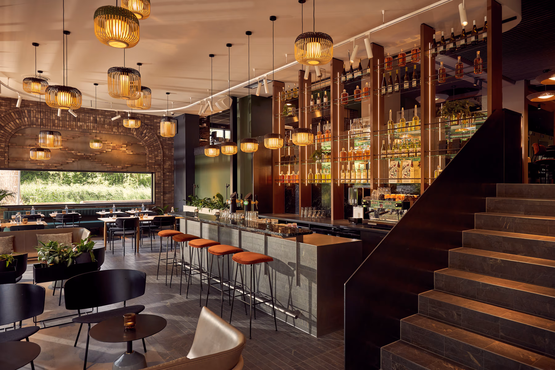MET restaurant and bar