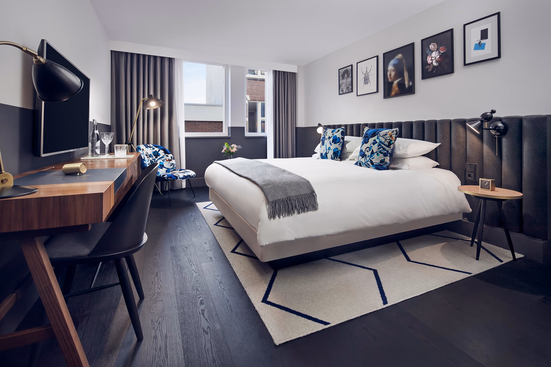 King Bed Premium